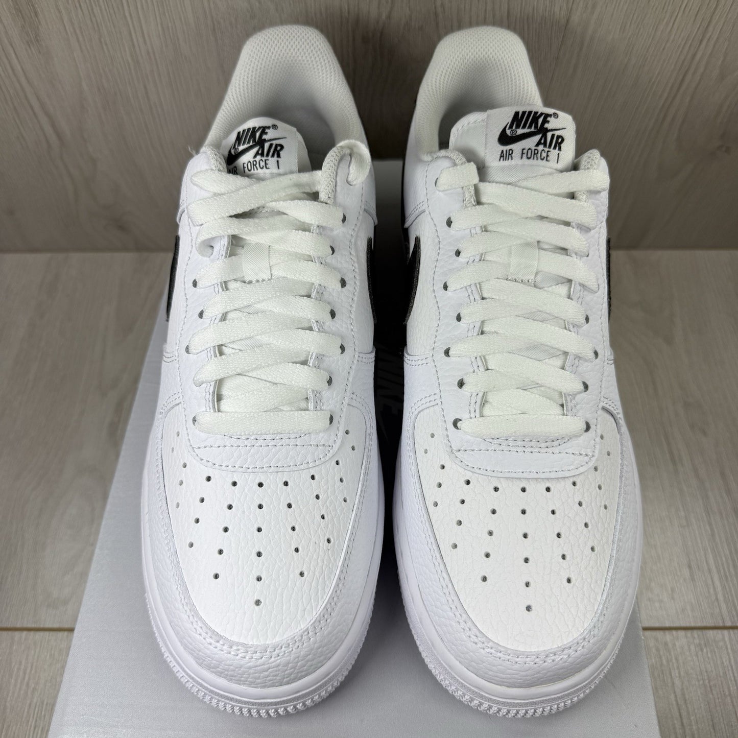 Nike Air Force 1 Low Trainers Pebbled White Black Size UK8 CT2302-10010