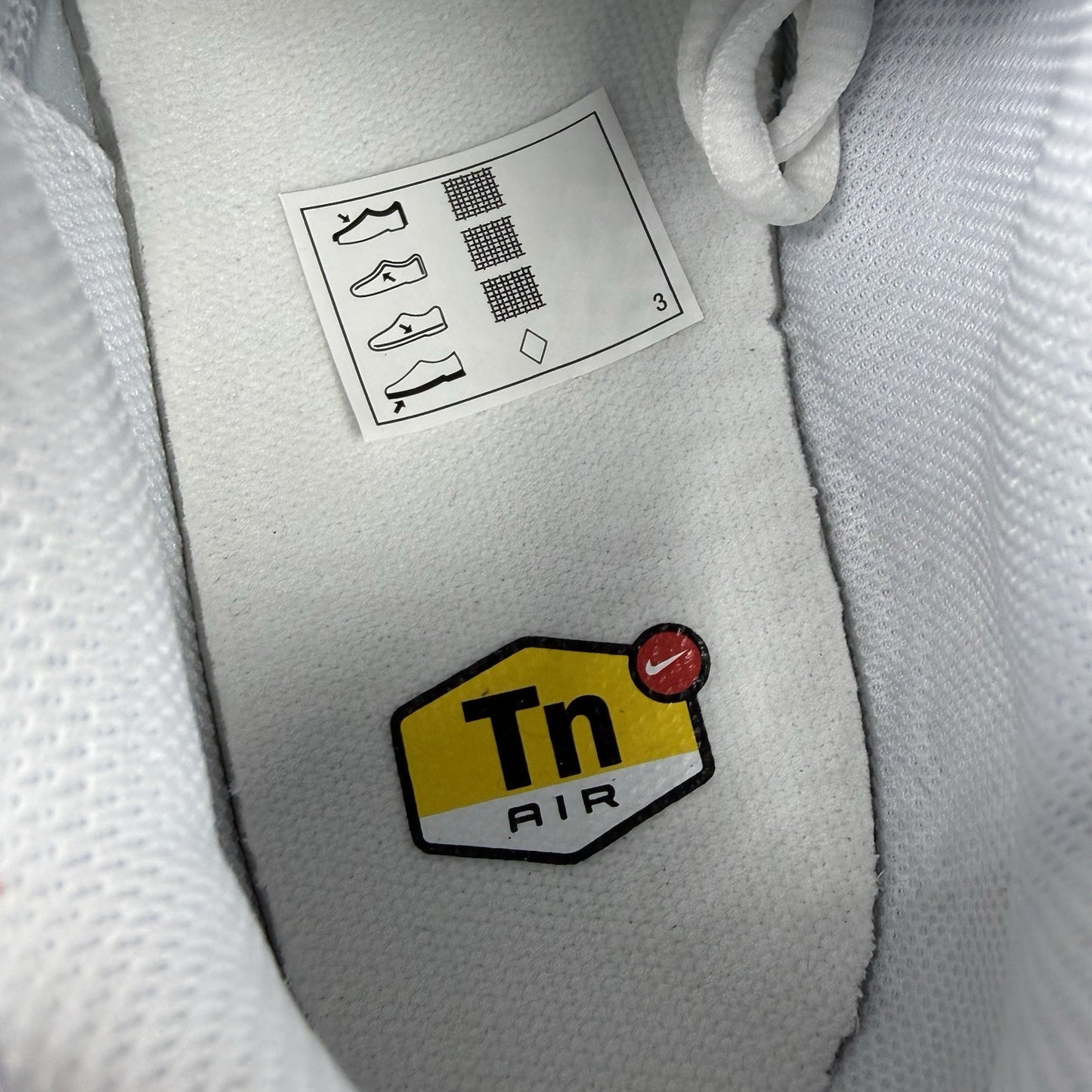 Nike Air Max Plus TN Trainers White Wild Grape Size UK12 DM0032 10511