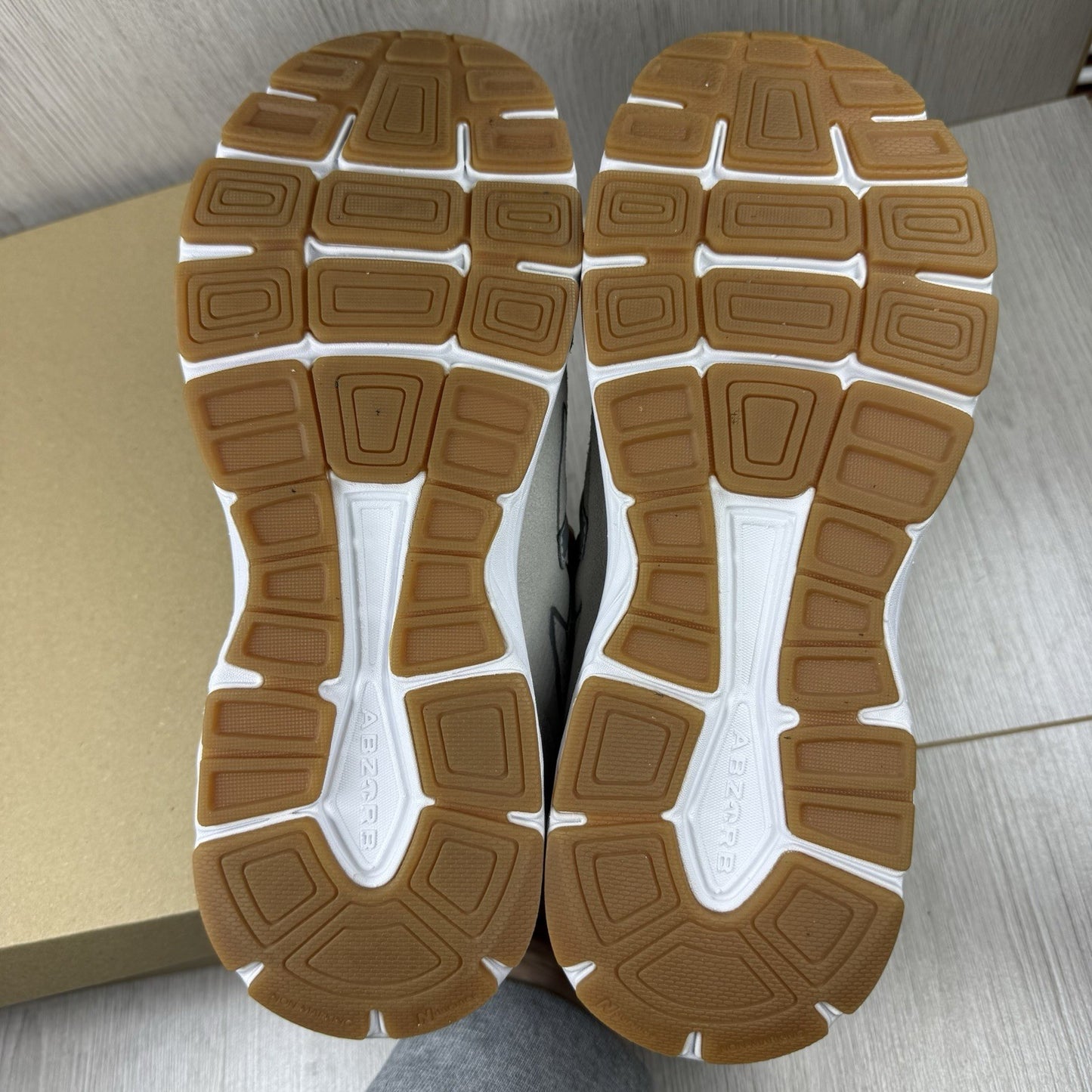 New Balance 840v2 Trainers Grey White Size UK7 WW840GY24