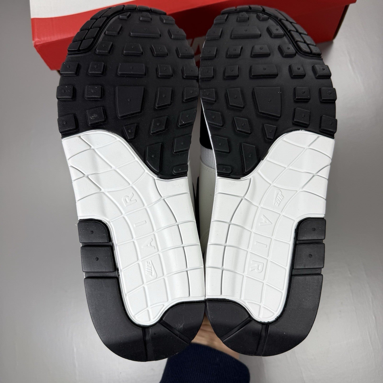 Nike Air Max 1 Trainers Summit White Black Grey Size UK9 DZ2628-10210