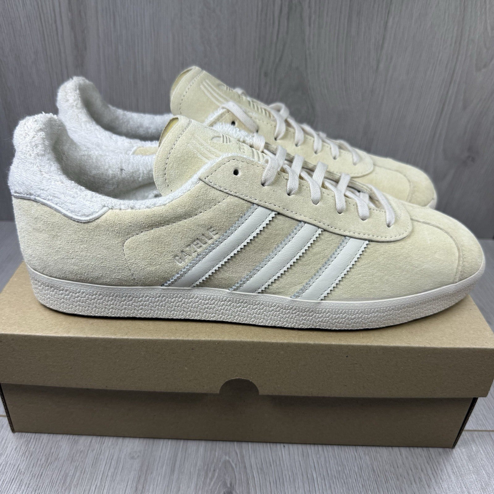 Adidas Gazelle Trainers Ecru Tint Beige White Size UK11 EE55011