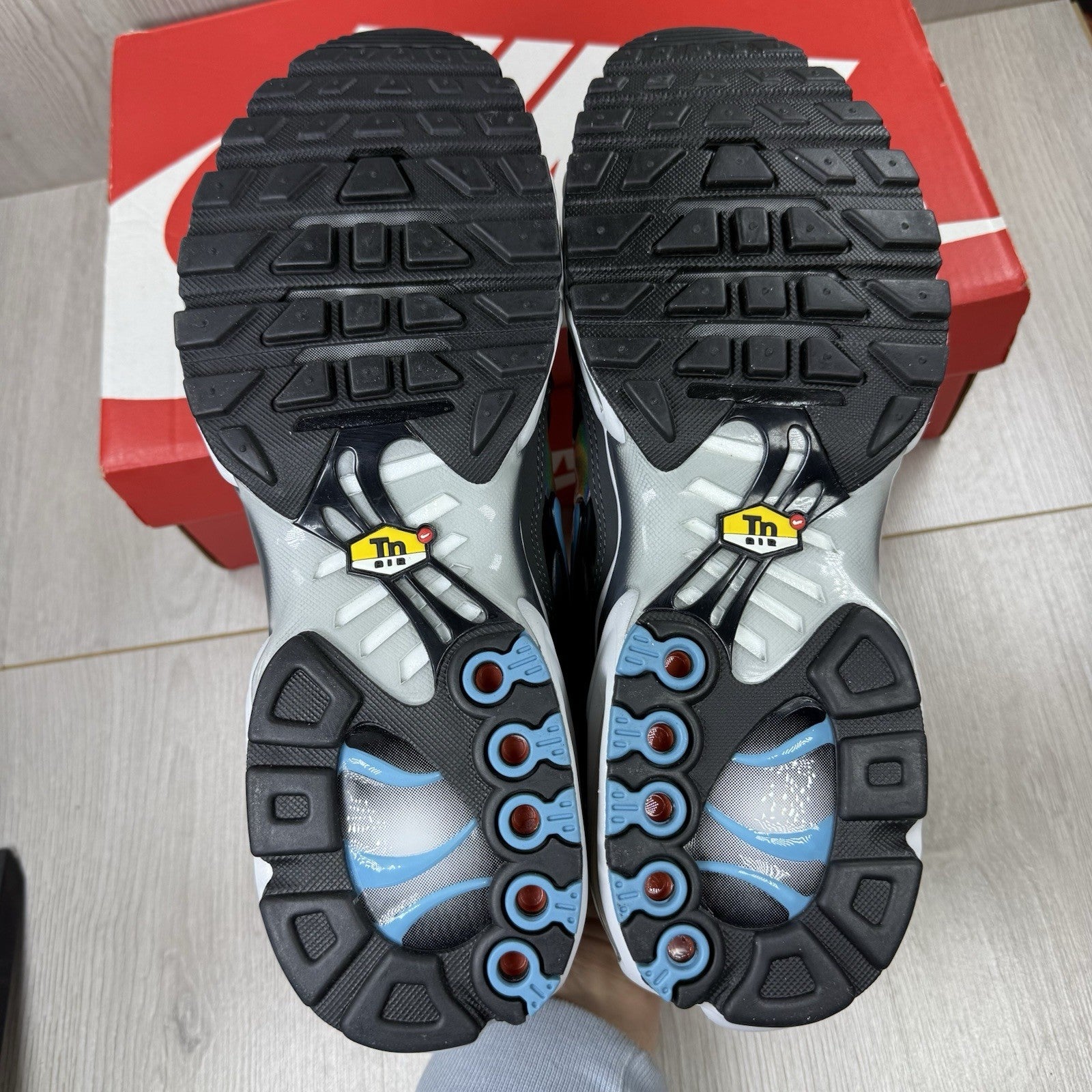 Nike Air Max Plus TN Trainers Iridescent White Size UK9 HV2525-00110