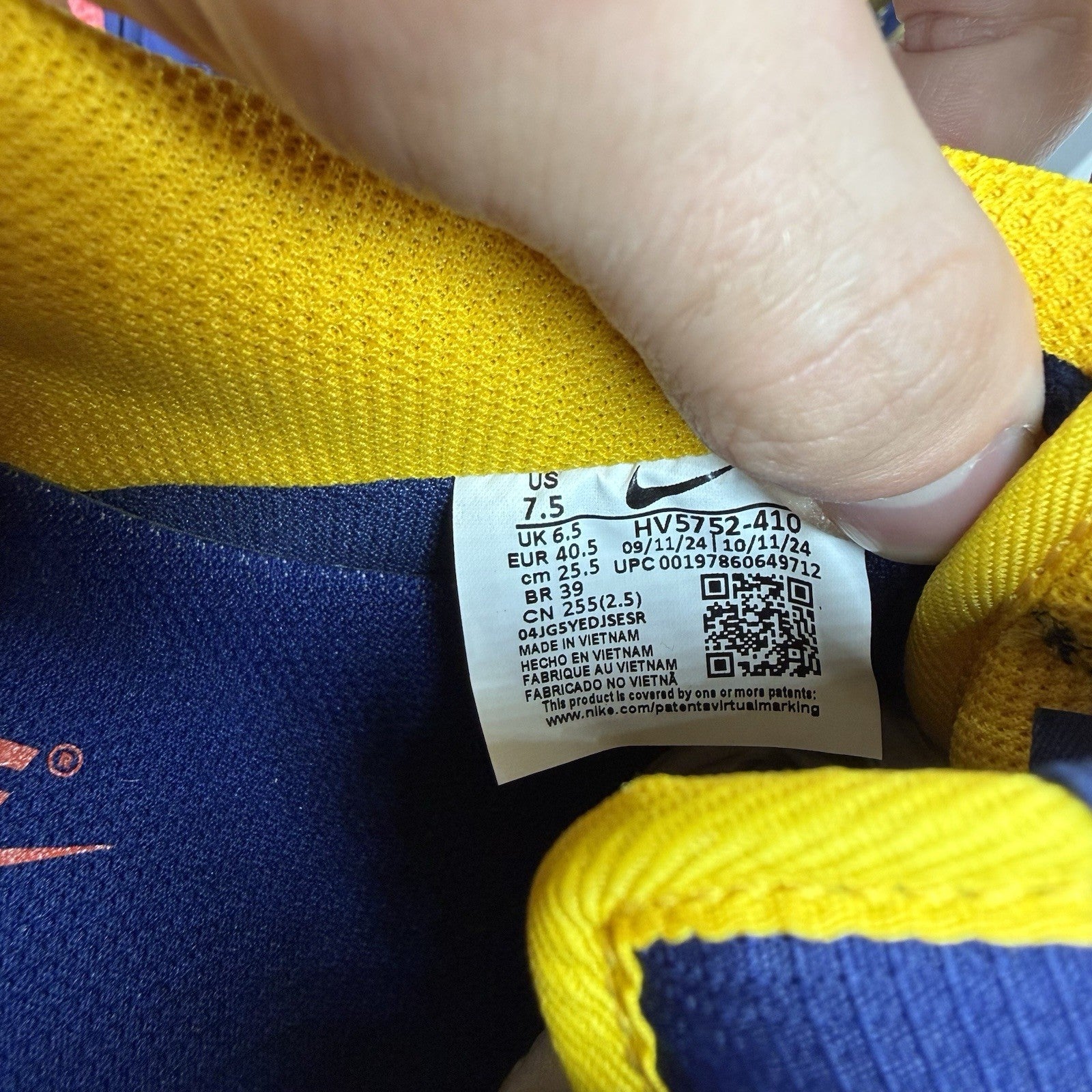 Nike Air Force 1 Low Trainers Retro Pack Navy Gold Size UK6.5 HV5752 4106