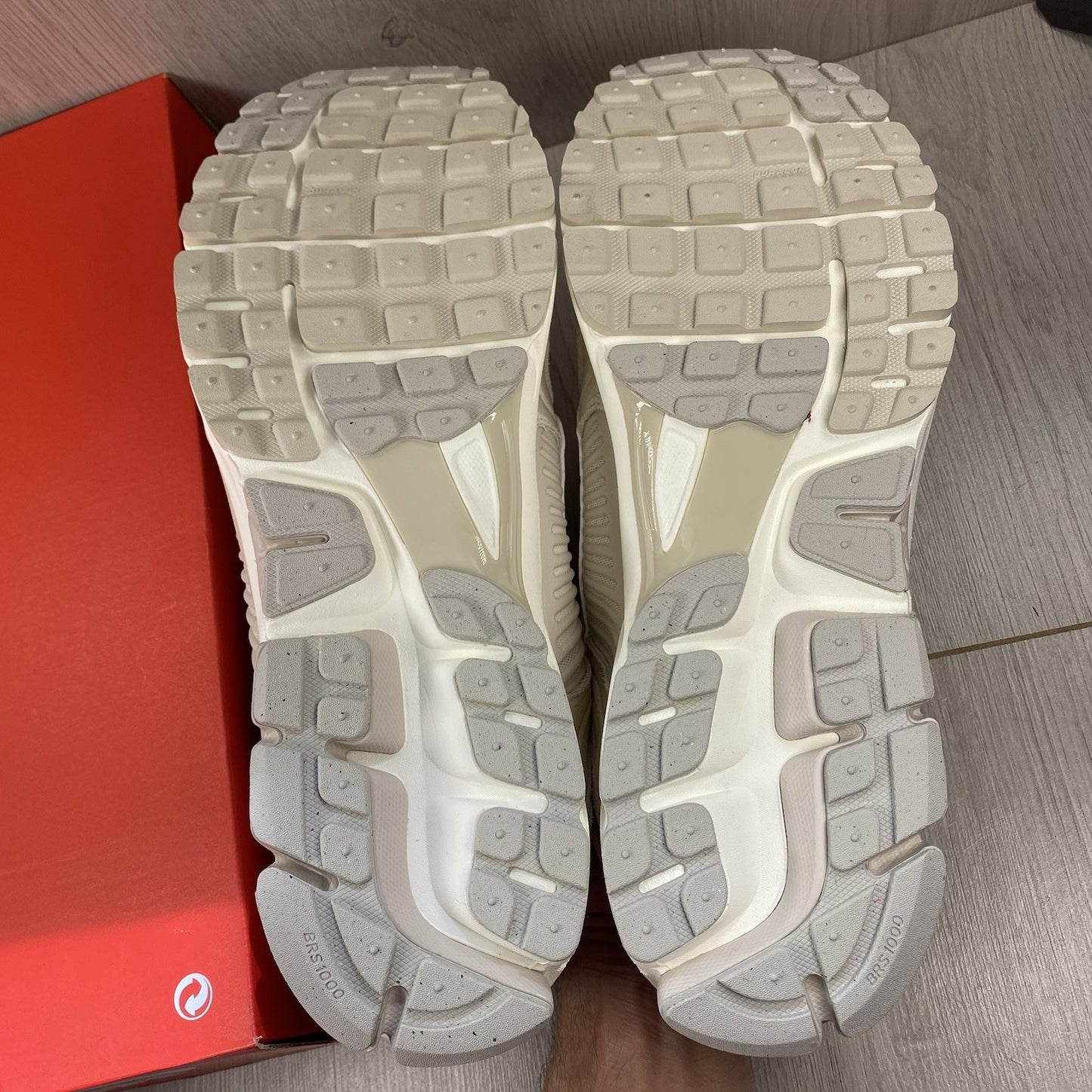 Nike Zoom Vomero 5 Light Orewood Brown Size UK14 HF1553-1008