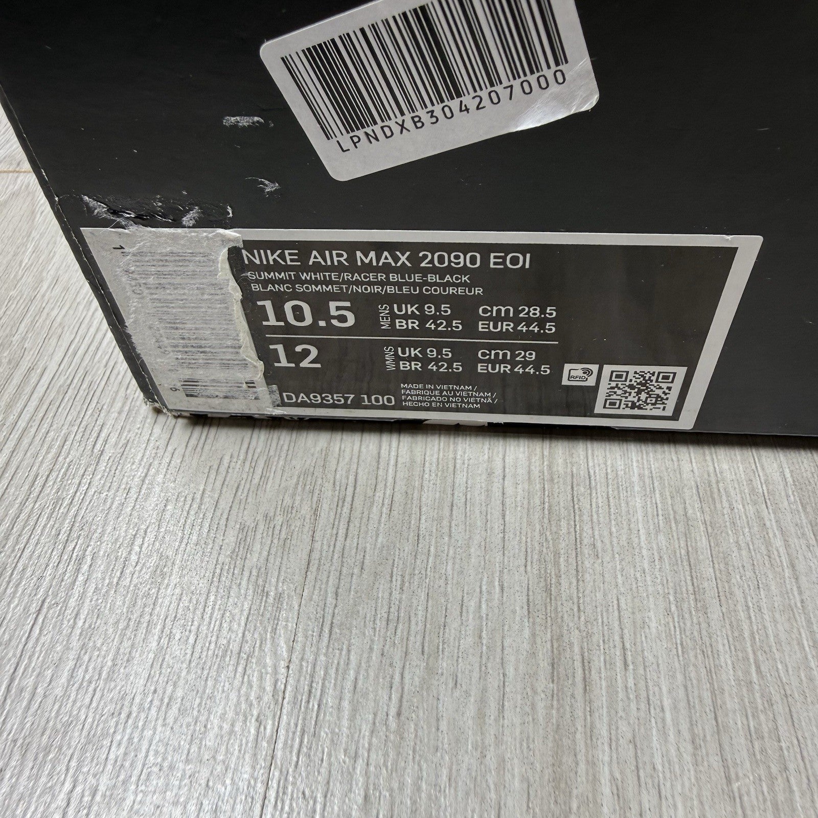 Nike Air Max 2090 Evolution Of Icons White Black Size UK9.5 DA9357-10010