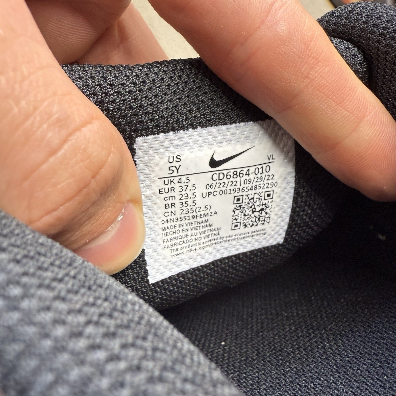 Nike Air Max 90 LTR Trainers Black White Size UK4.5 CD6864-01012