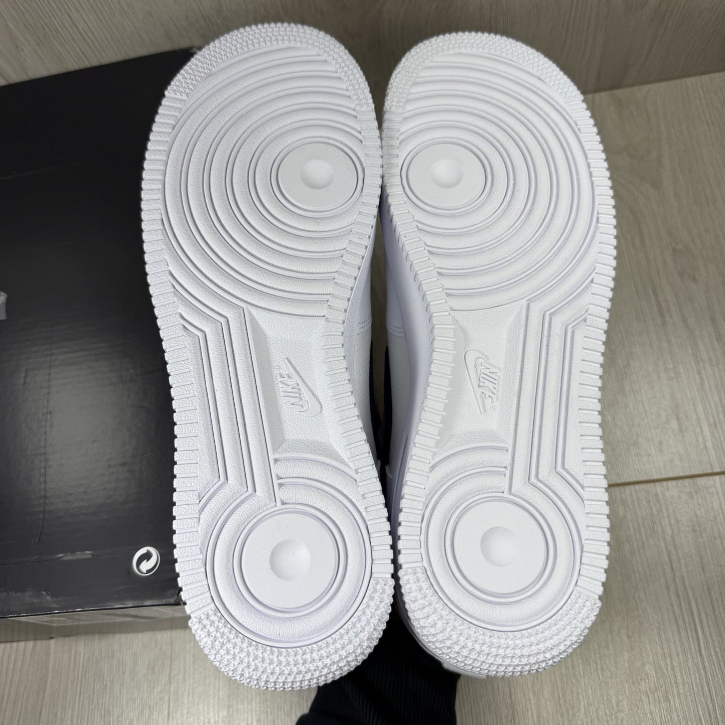 Nike Air Force 1 Low Trainers White Royal Blue UK9.5 HF3836-1004