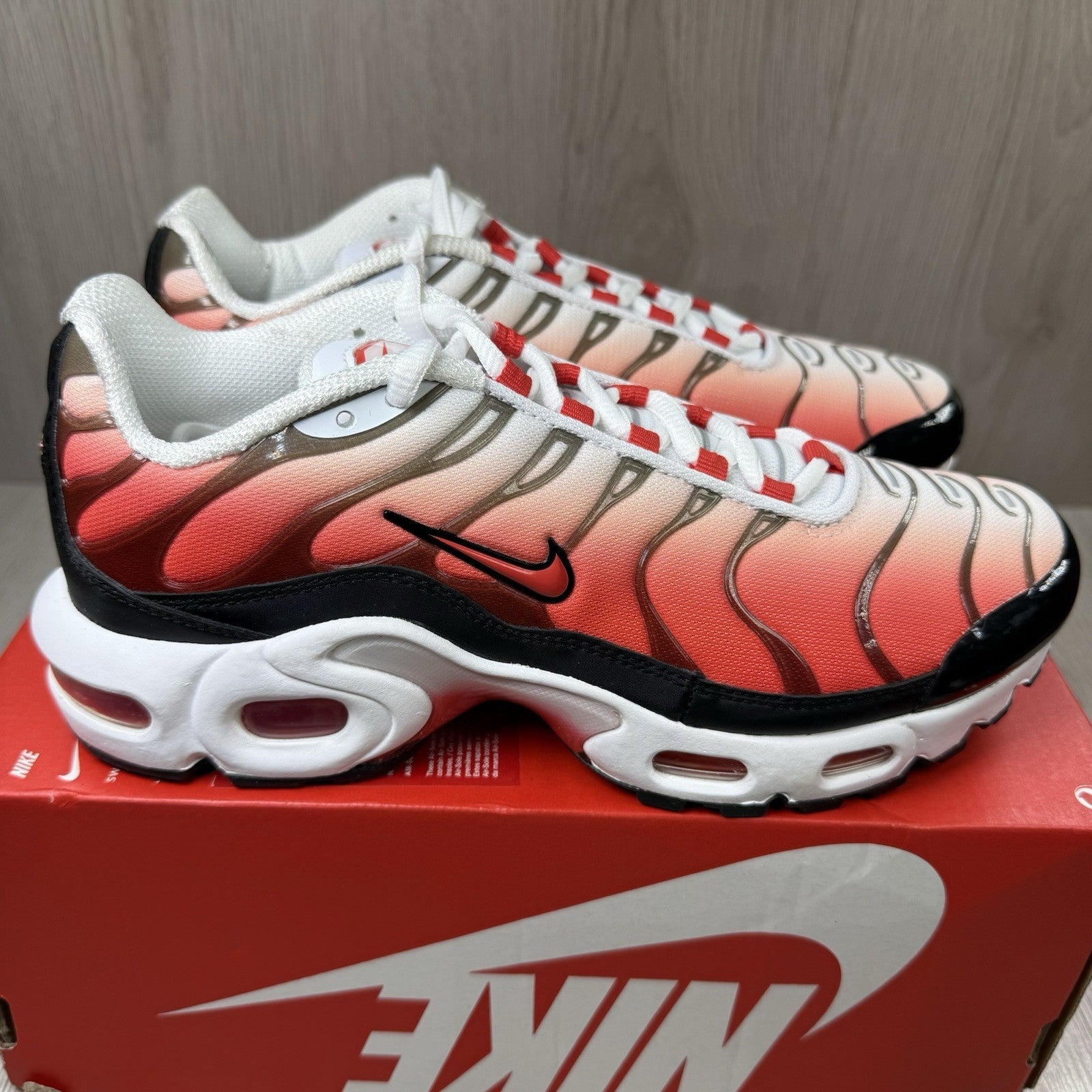 Nike Air Max Plus TN Trainers Fire White Red Size UK5 FD9768-1001