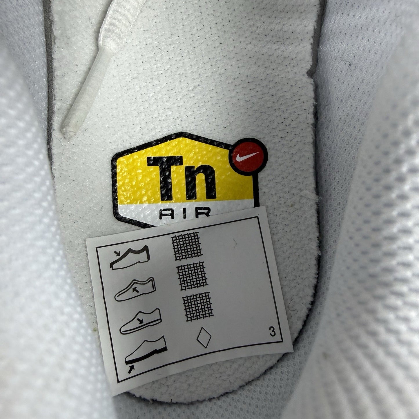 Nike TN Air Max Plus Trainers White Wild Grape Size UK6 DM0032 1055