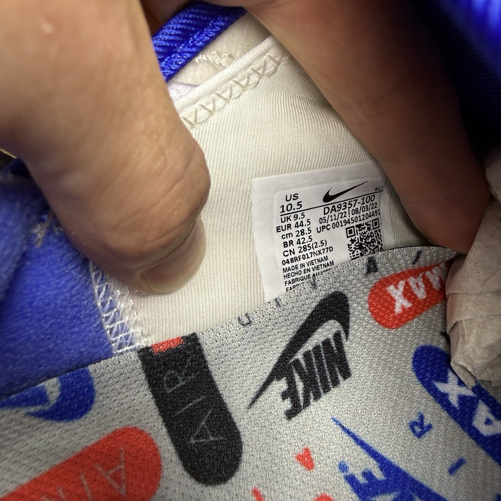 Nike Air Max 2090 Evolution Of Icons White Black Size UK9.5 DA9357-1006