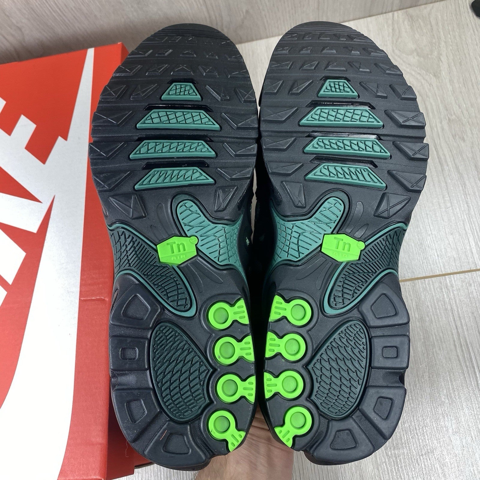 Nike Air Max Plus Drift TN Trainers Black Volt Size UK6.5 FD4290-00610