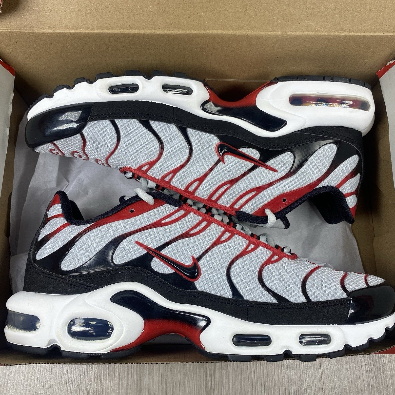Nike TN Air Max Plus Trainers Pure Platinum Black Red Size UK8.5 FN6949-0020