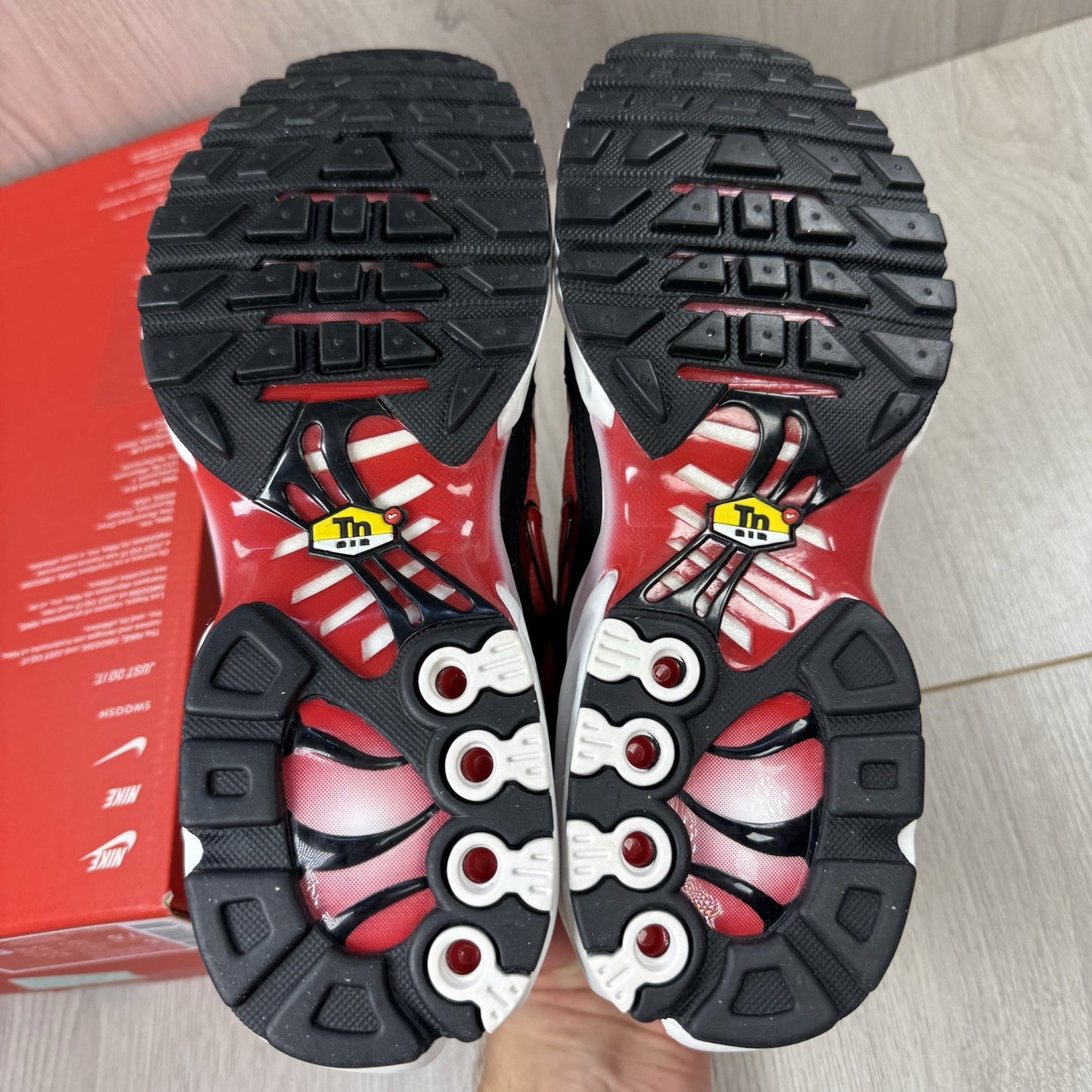 Nike Air Max Plus TN Trainers White Uni Red Size UK5.5 HM9611-1004