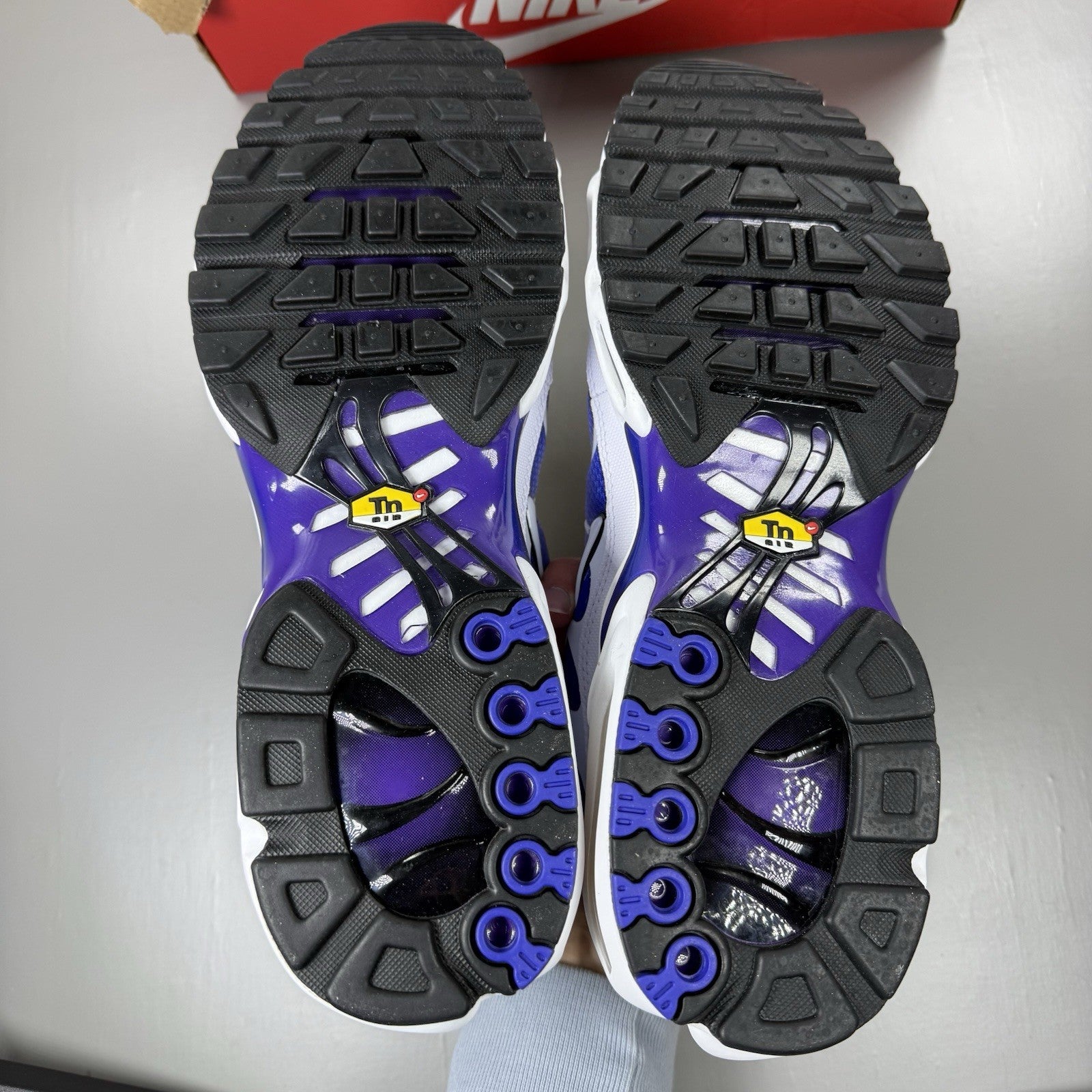 Nike Air Max Plus TN Trainers White Wild Grape Size UK12 DM0032 1053
