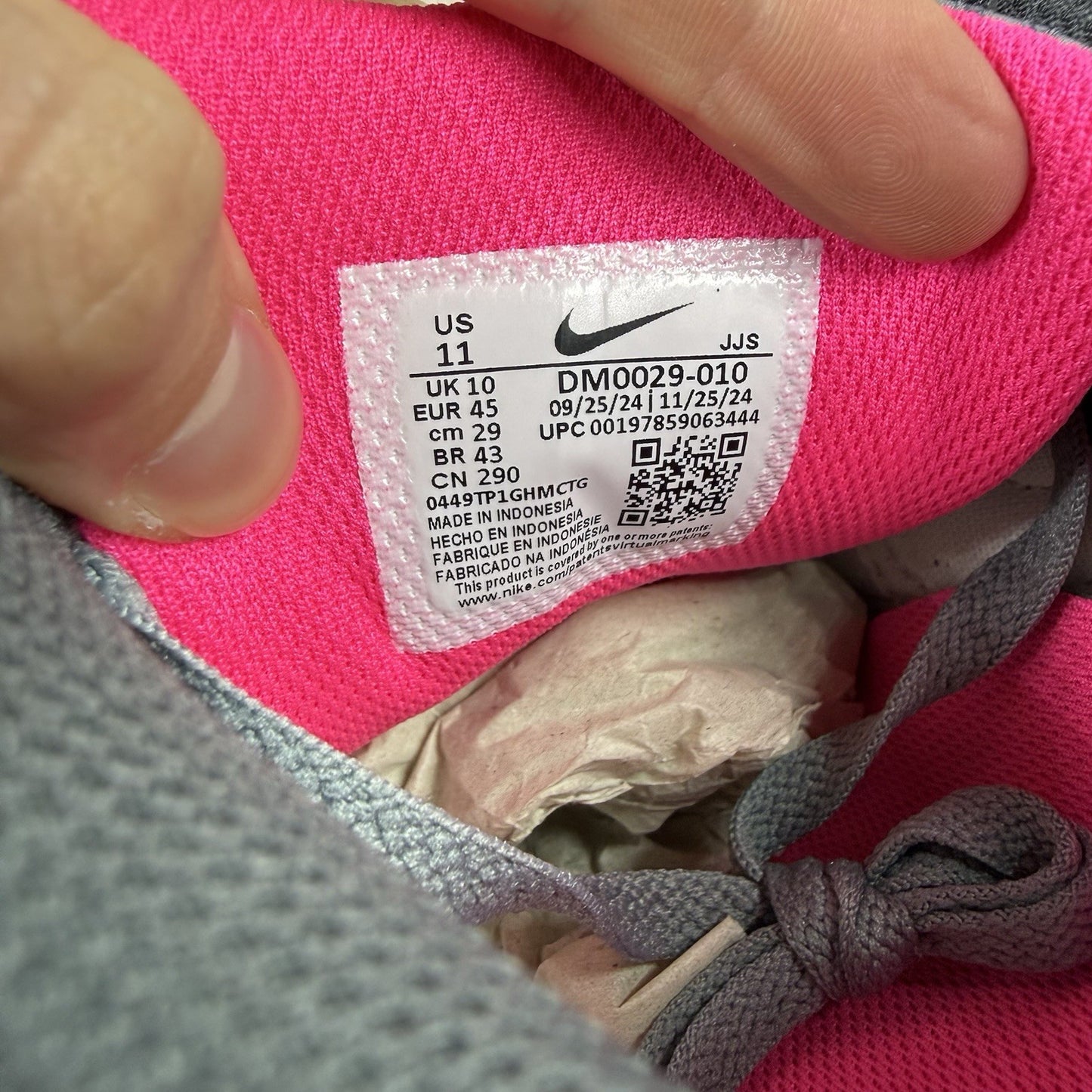 Nike Air Max 90 Trainers Wolf Grey Hyper Pink Size UK10 DM0029-01015