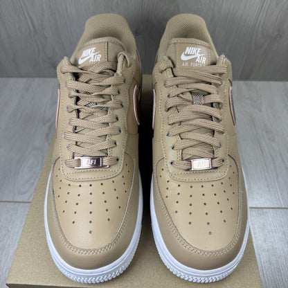 Nike Air Force 1 Trainers Tan Metallic Rose Size UK6.5 DD1523-2009
