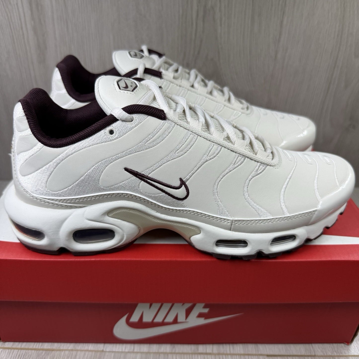 Nike Air Max Plus TN PRM Trainers Phantom Burgundy Size UK6.5 HF3181-0011