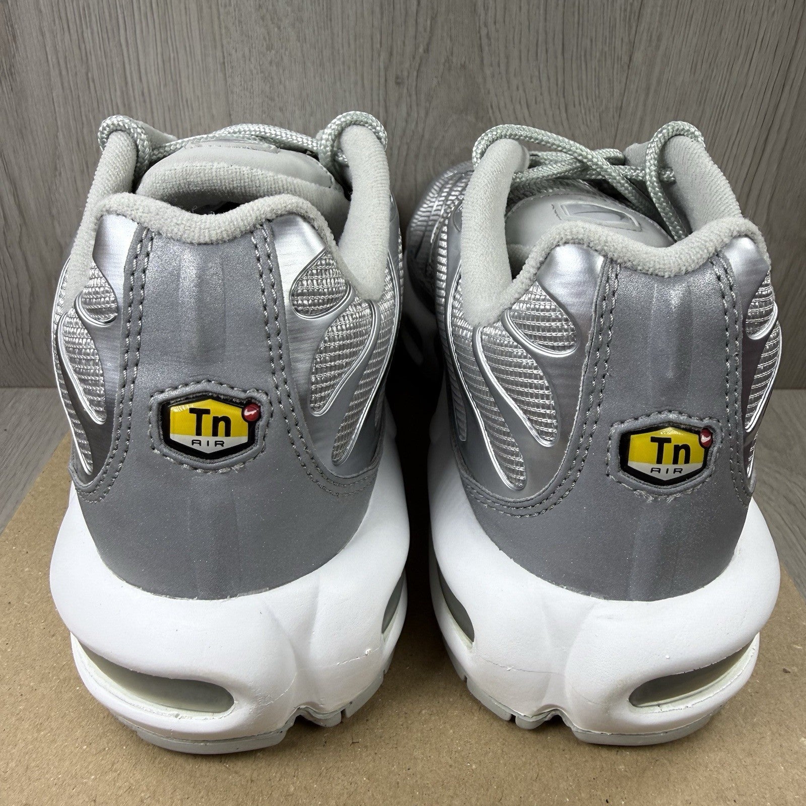 Nike TN Air Max Plus Trainers Metallic Silver White Size UK7 FJ1012-0953