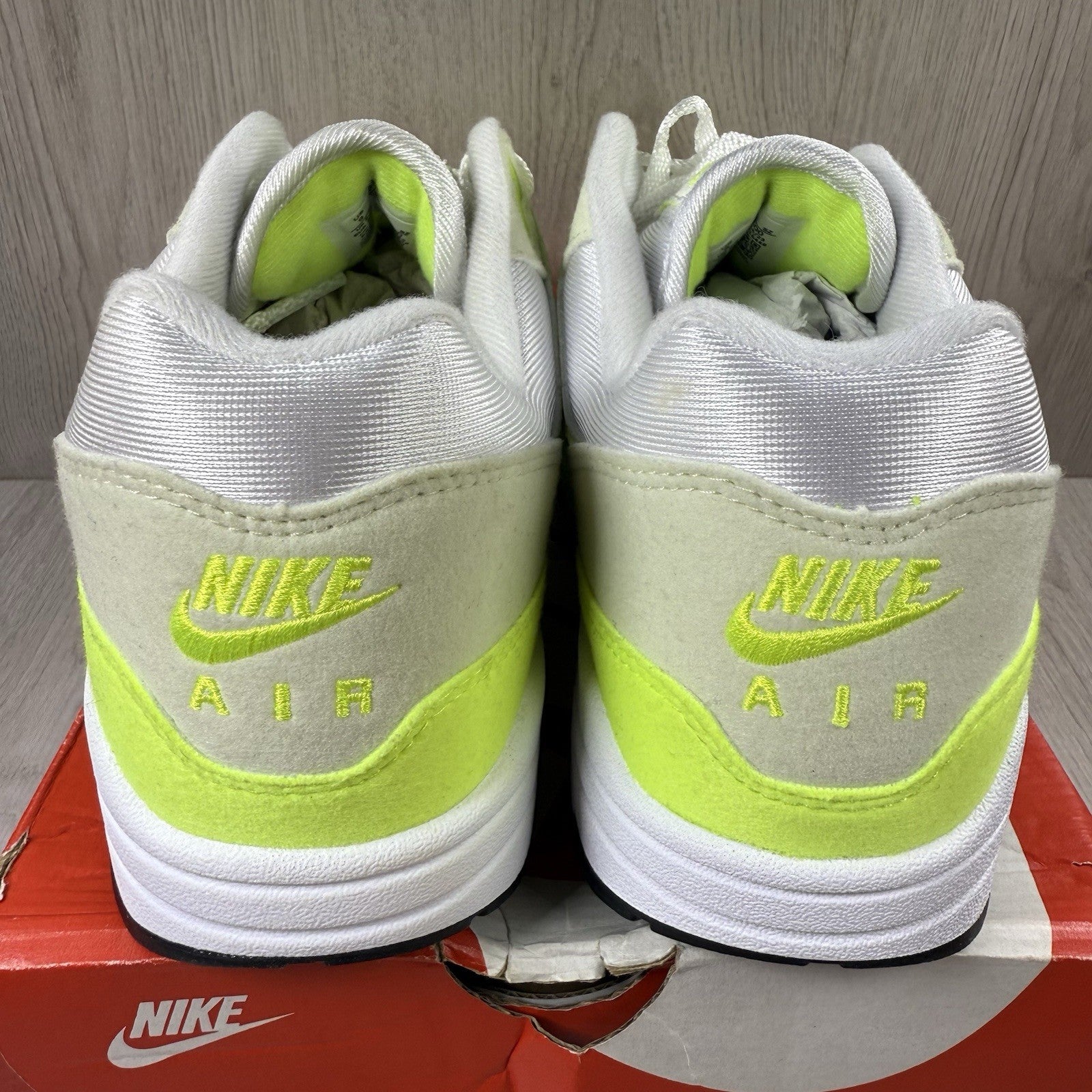 Nike Air Max 1 87 Trainers Volt Suede White Size UK6.5 DZ2628-1003