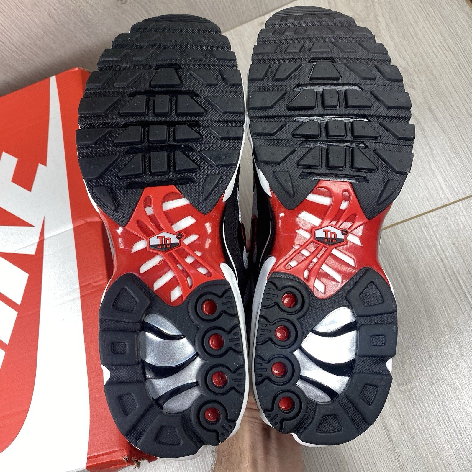 Nike TN Air Max Plus Trainers Pure Platinum Black Red Size UK8.5 FN6949-0027
