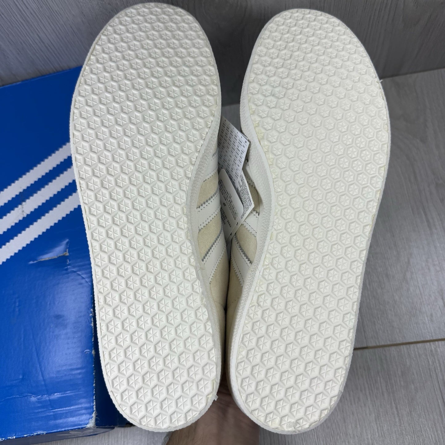 Adidas Gazelle Trainers Ecru Tint Beige White Size UK10 EE55016