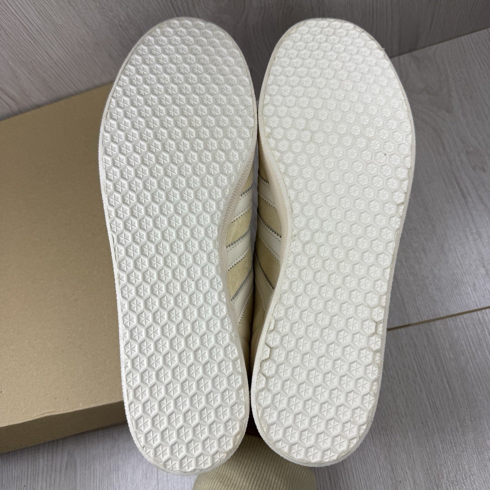 Adidas Gazelle Trainers Ecru Tint Beige White Size UK11 EE55019