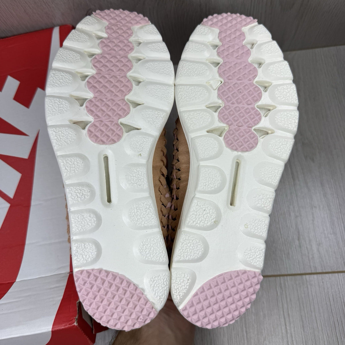 Nike Mayfly Woven Trainers Vachetta Tan White Size UK5 833802-2005