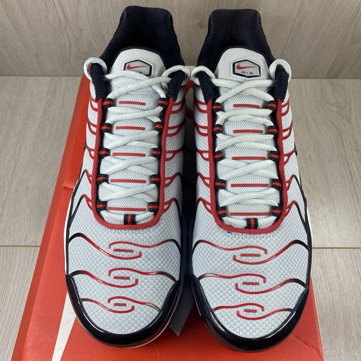 Nike TN Air Max Plus Trainers Pure Platinum Black Red Size UK8.5 FN6949-0024
