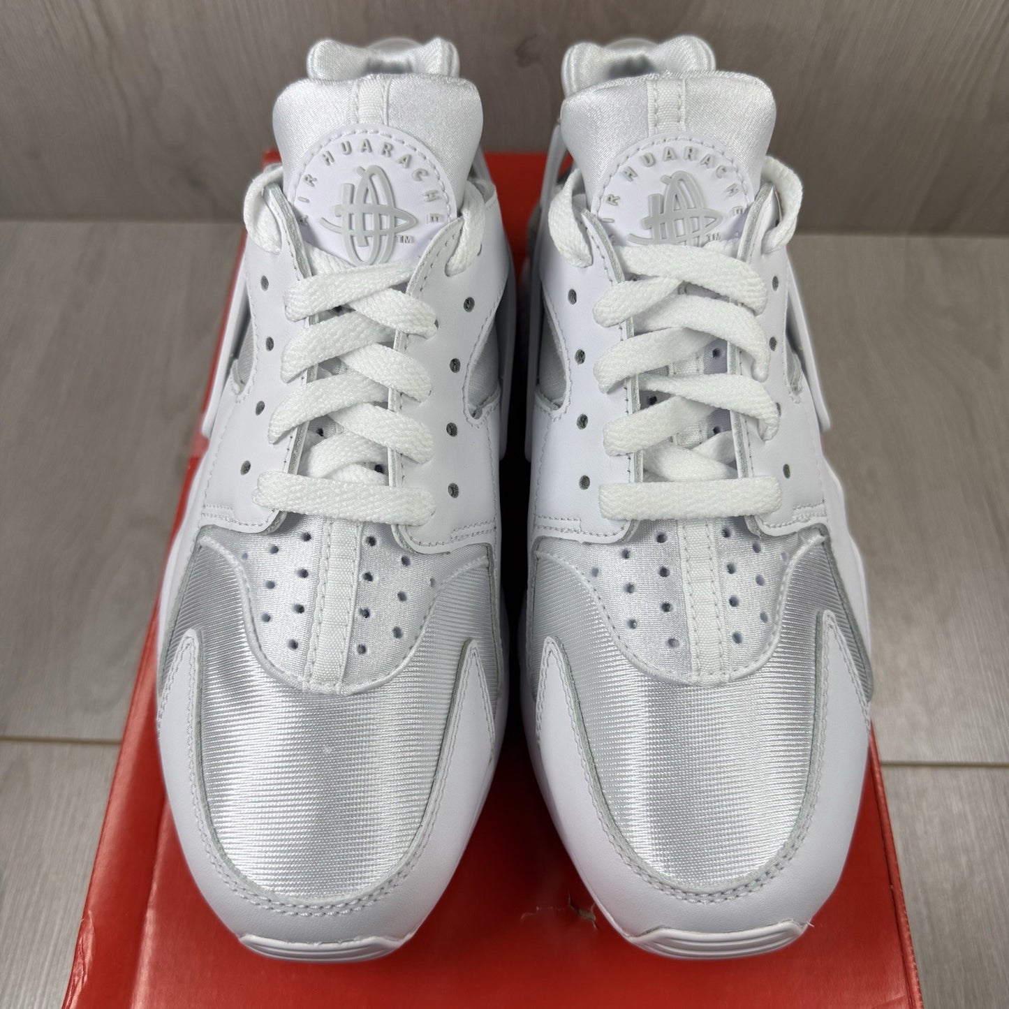 Nike Air Huarache Trainers Triple White Size UK5.5 DH4439-10210