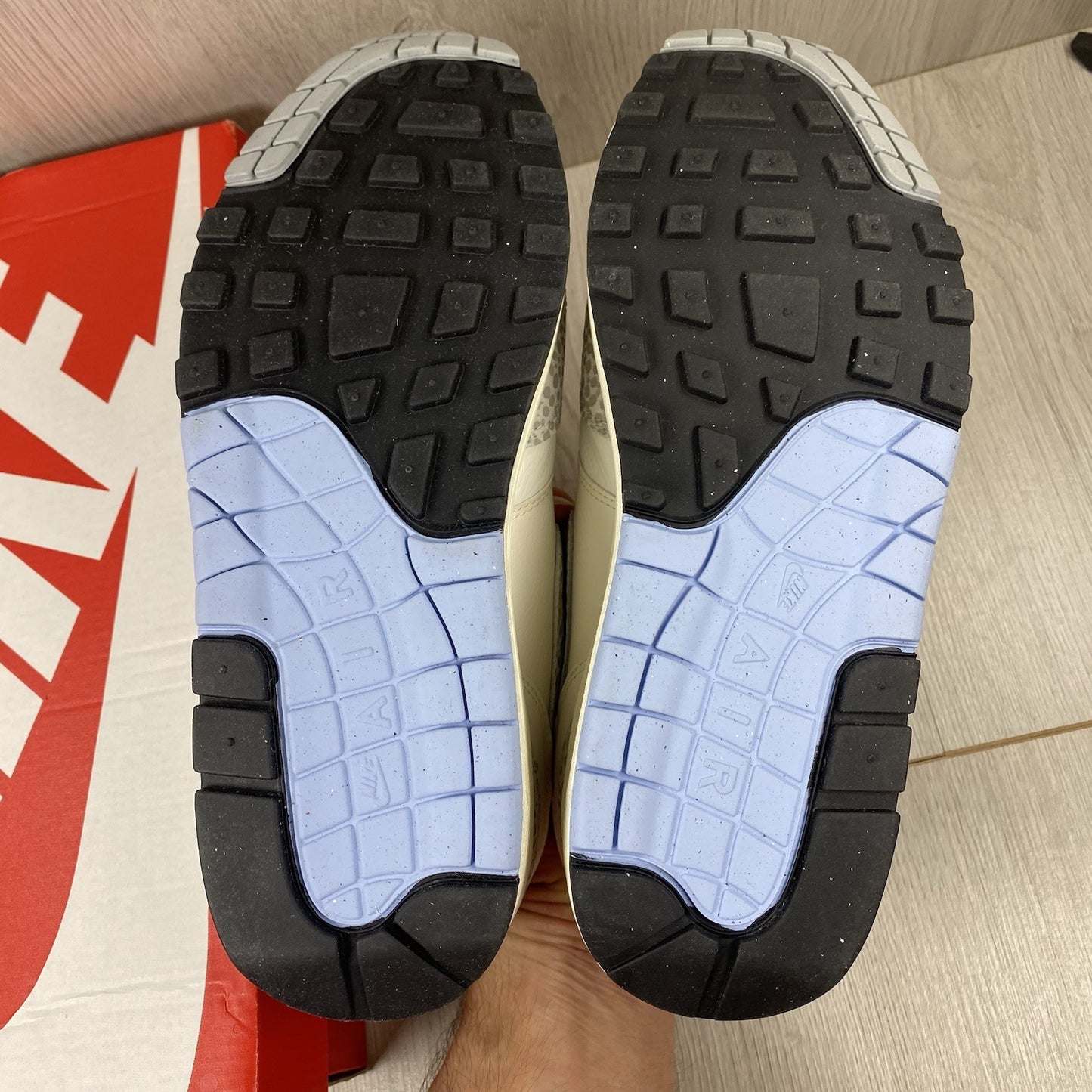 Nike Air Max 1 Safari Trainers Summit White Phantom Size UK6.5 FB5059-1005