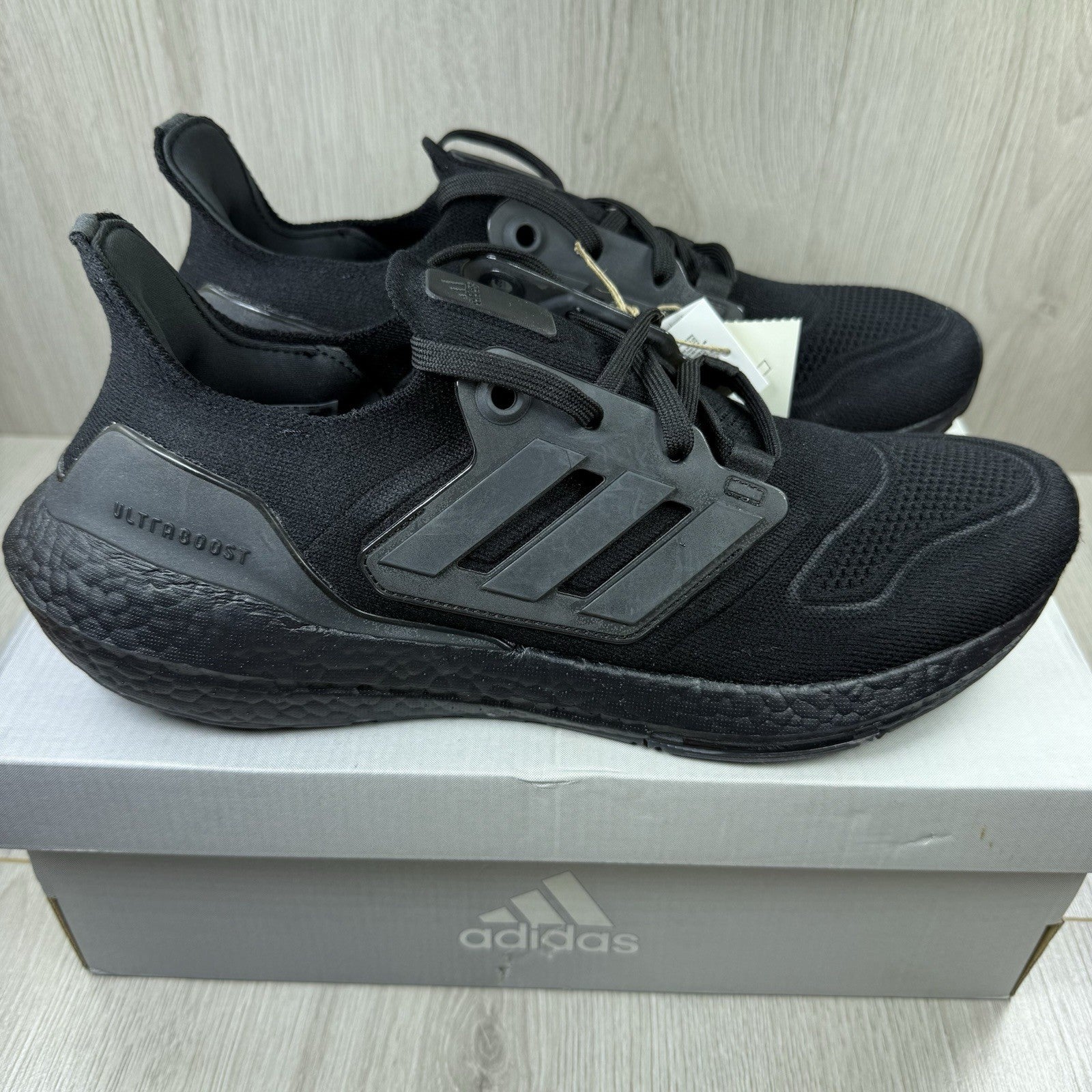 Adidas Ultra Boost 22 Trainers Triple Black Size UK10 EU42 2/3 GZ012710