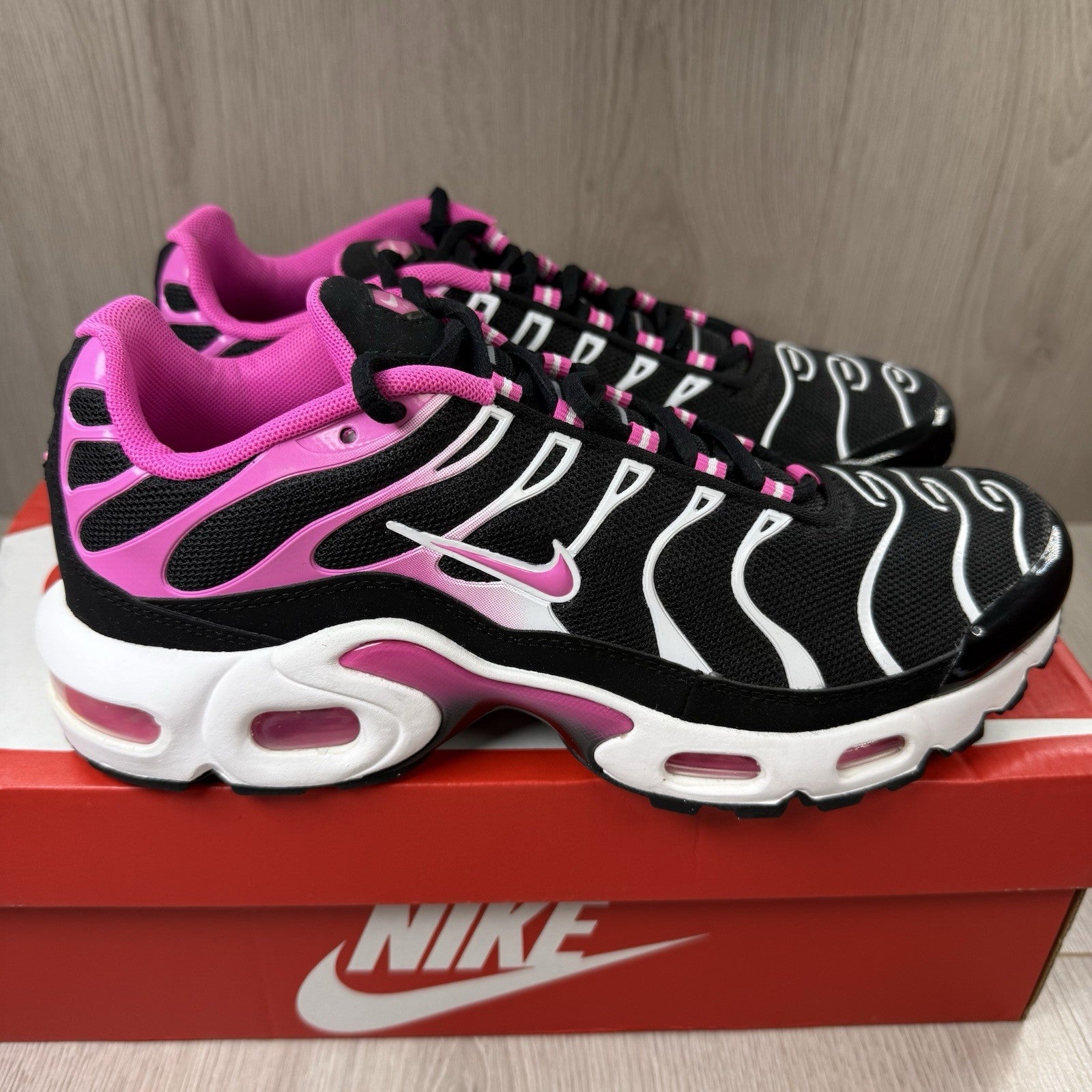 Nike Air Max Plus TN Trainers Black Laser Fuchsia Size UK6 CD0609-0258