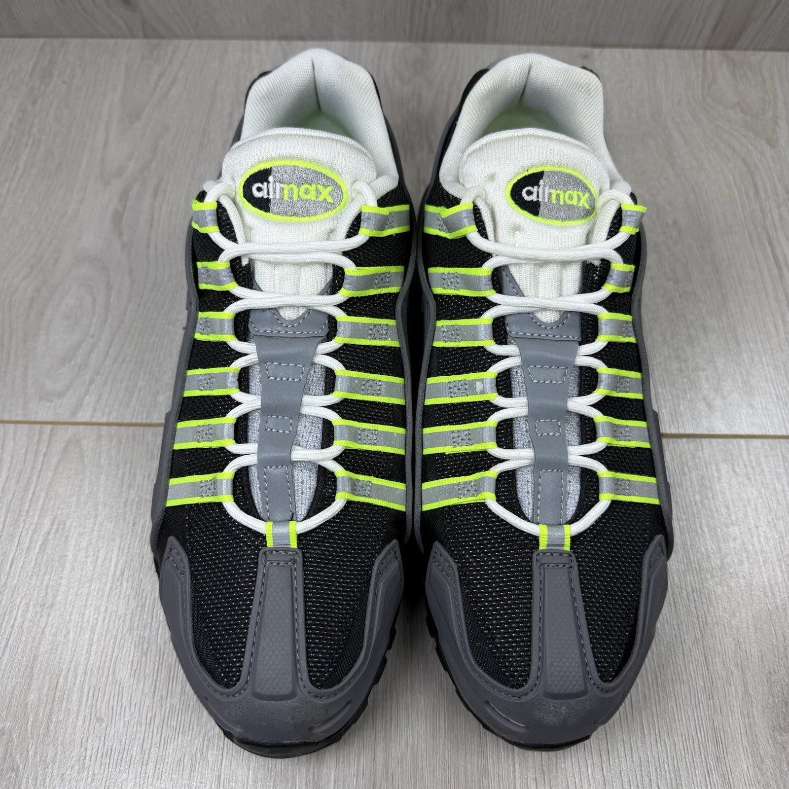 Nike Air Max 95 NDSTRKT Trainers Neon Black Size UK7.5 CZ3591-0021