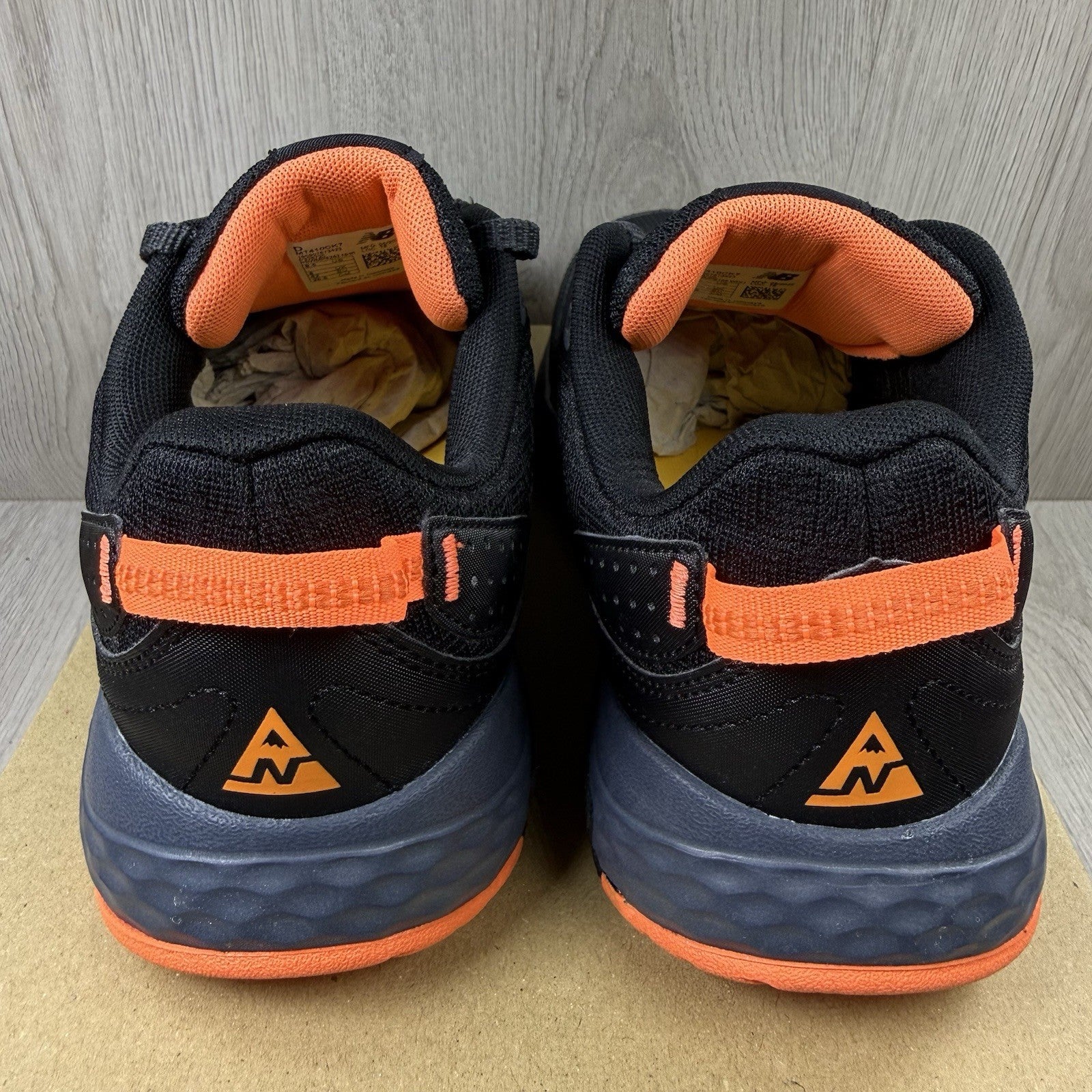 New Balance 410v7 Trainers Black Navy Orange Size UK8 MT410CK710