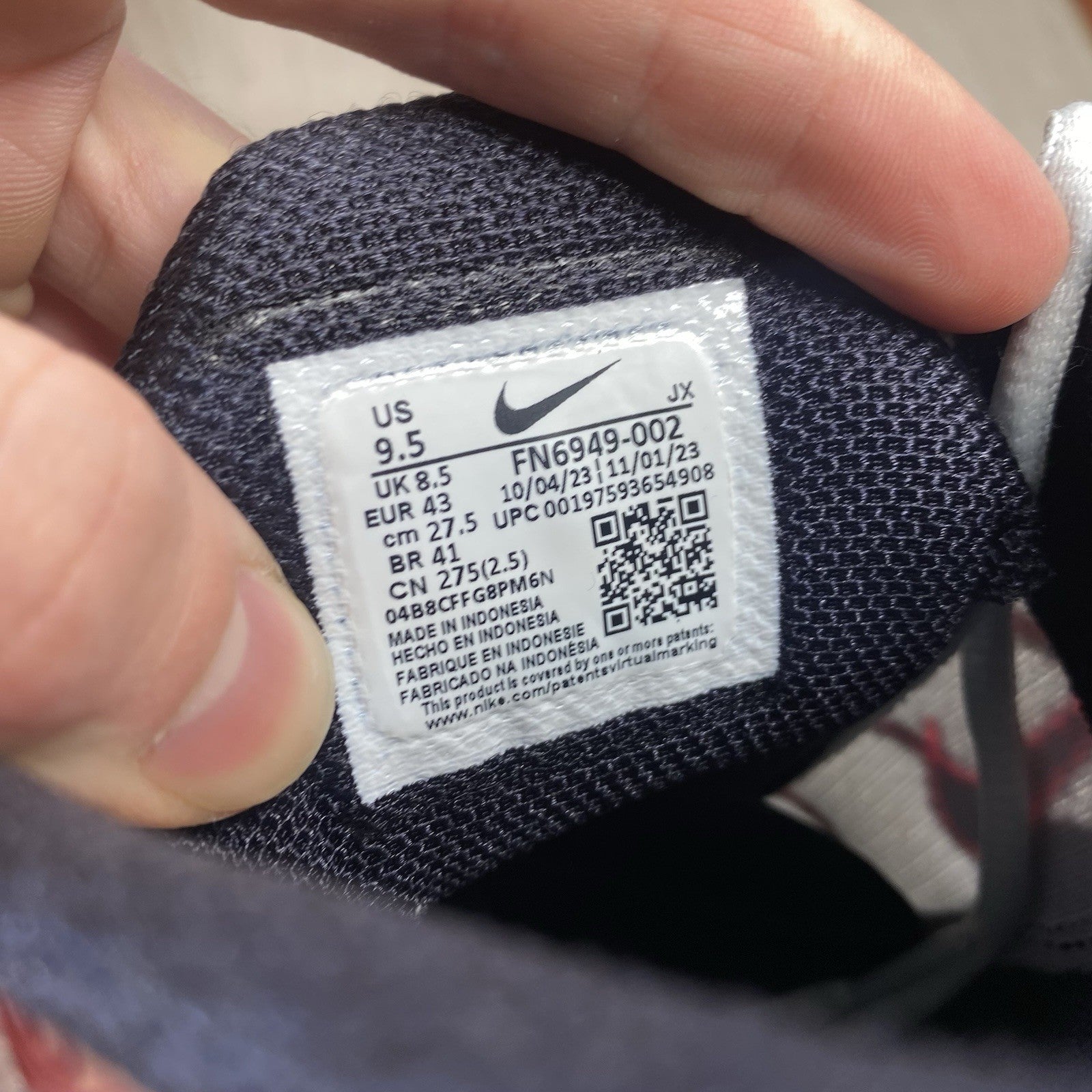 Nike TN Air Max Plus Trainers Pure Platinum Black Red Size UK8.5 FN6949-00210