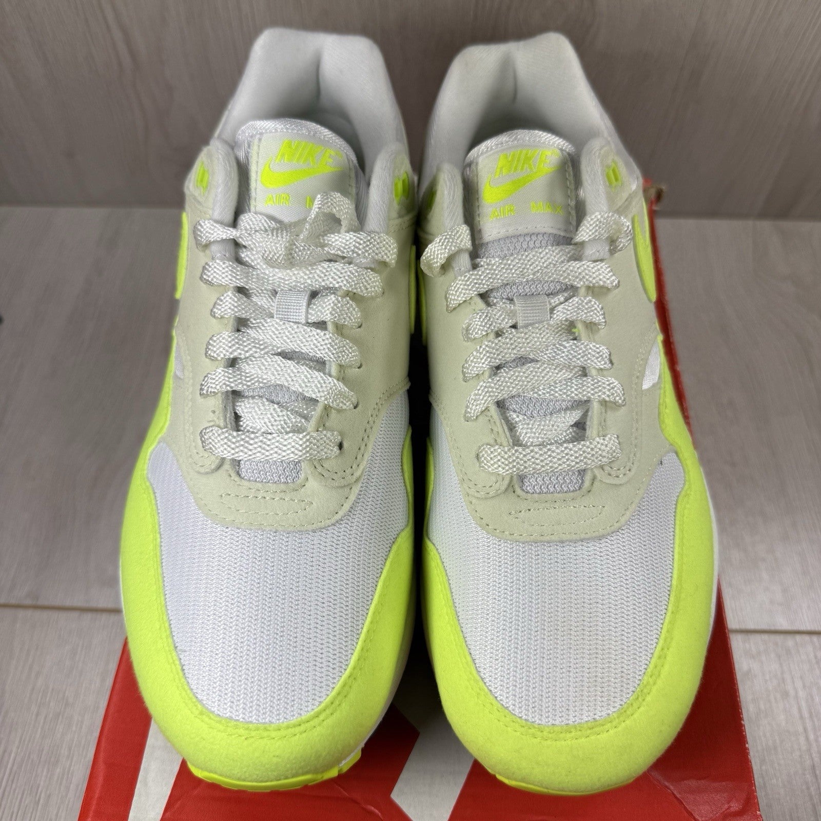 Nike Air Max 1 87 Trainers Volt Suede White Size UK6.5 DZ2628-1002