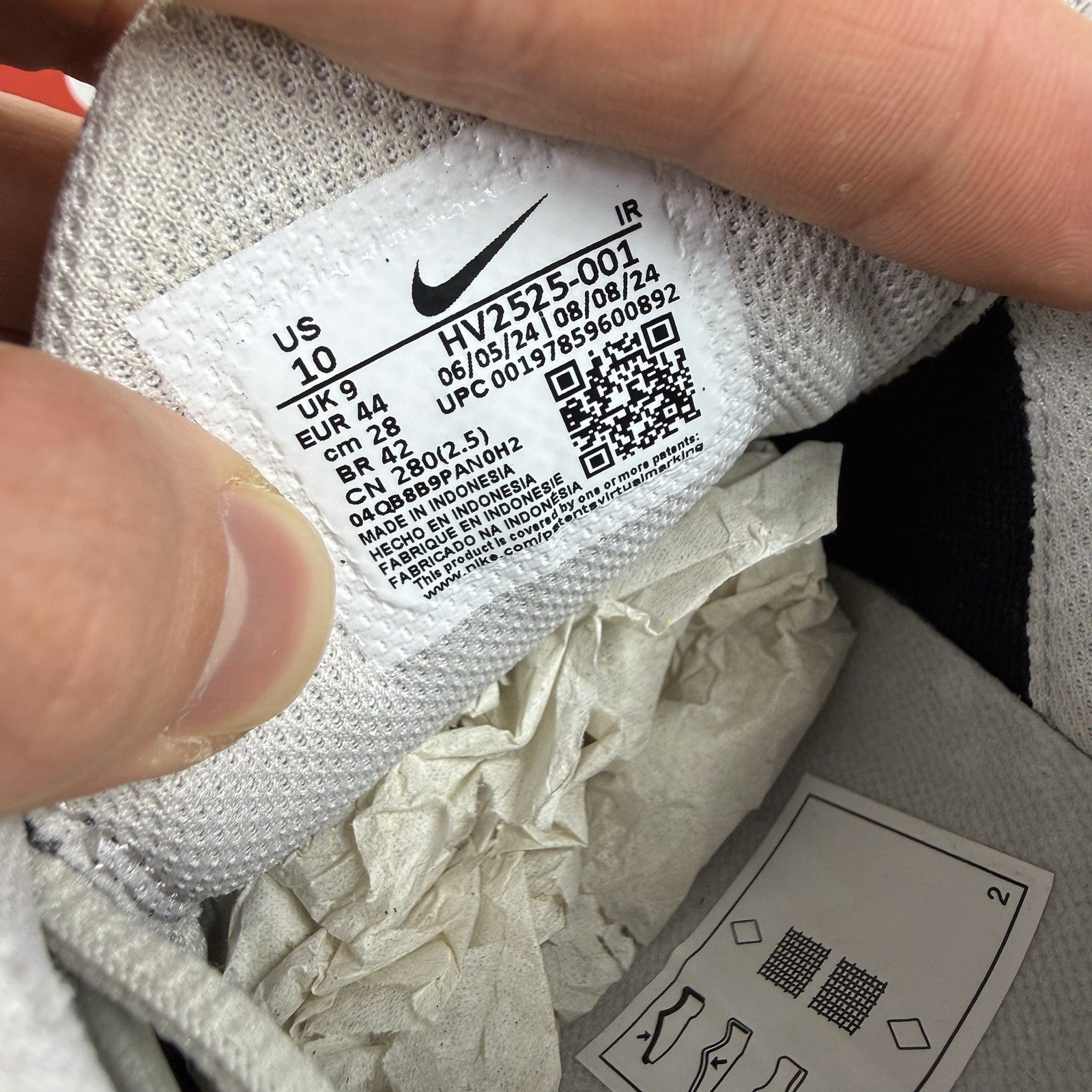 Nike Air Max Plus TN Trainers Iridescent White Size UK9 HV2525-00112