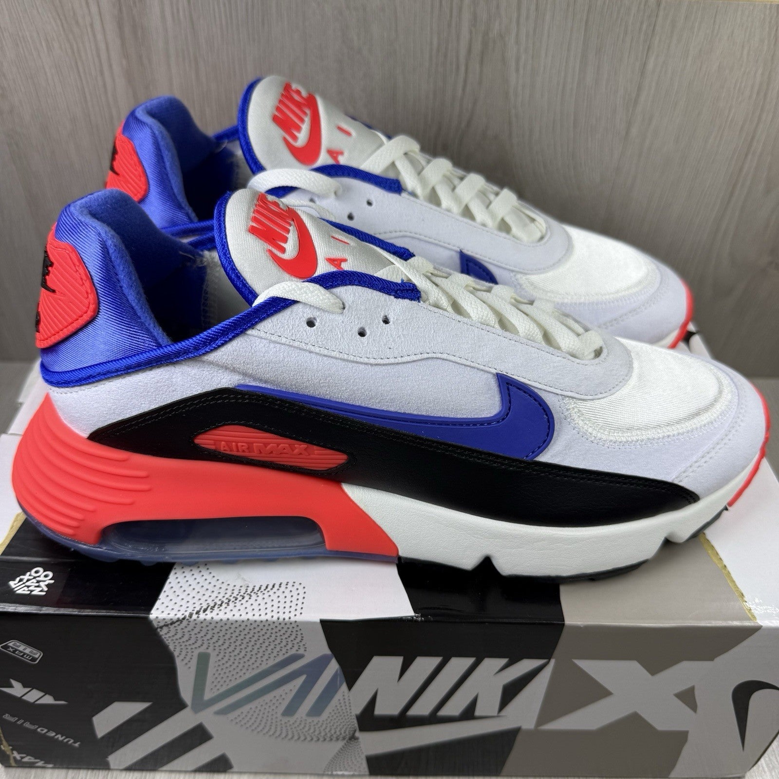 Nike Air Max 2090 Evolution Of Icons White Black Size UK9.5 DA9357-1007