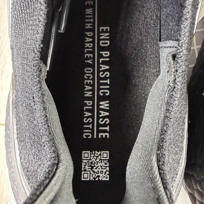 Adidas Ultra Boost 22 Trainers Triple Black Size UK10 EU42 2/3 GZ01275