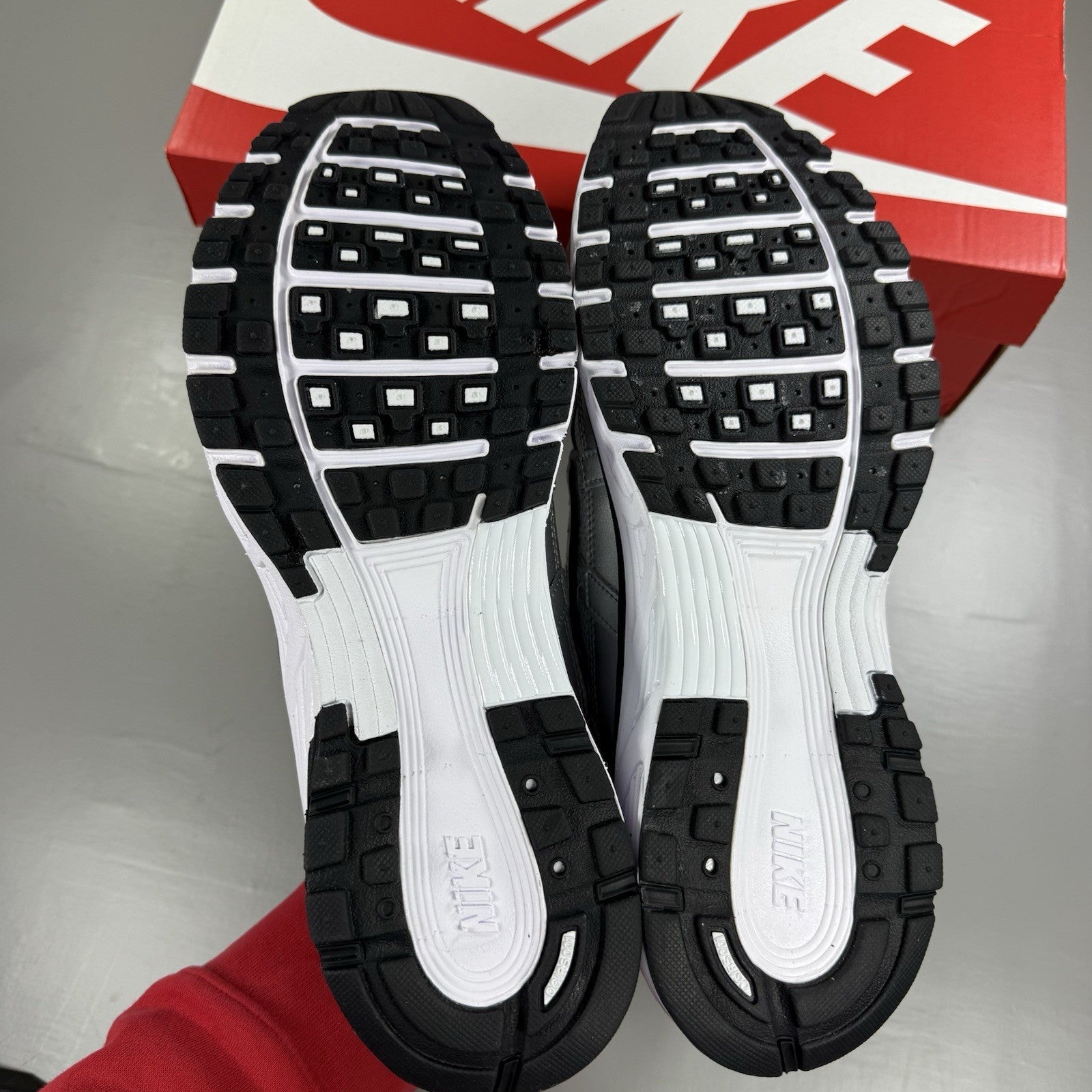 Nike P-6000 Trainers Metallic Silver White Size UK9.5 FD9876 1012