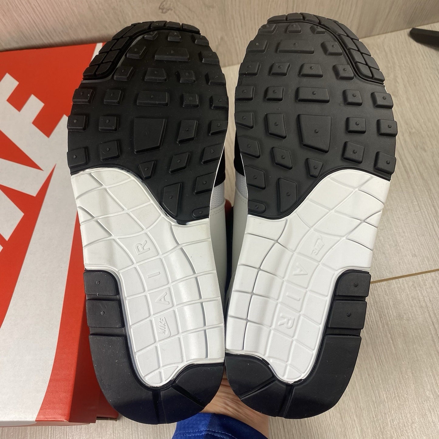 Nike Air Max 1 Trainers White Black Neutral Grey Size UK6 DZ2628-1024