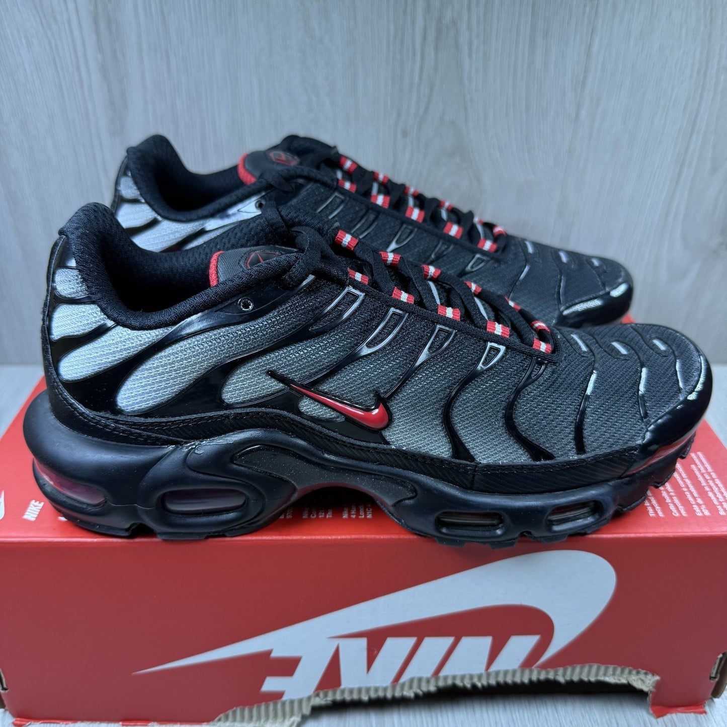 Nike TN Air Max Plus Trainers Dracula Gradient Red Grey Size UK6 CI2299-0011