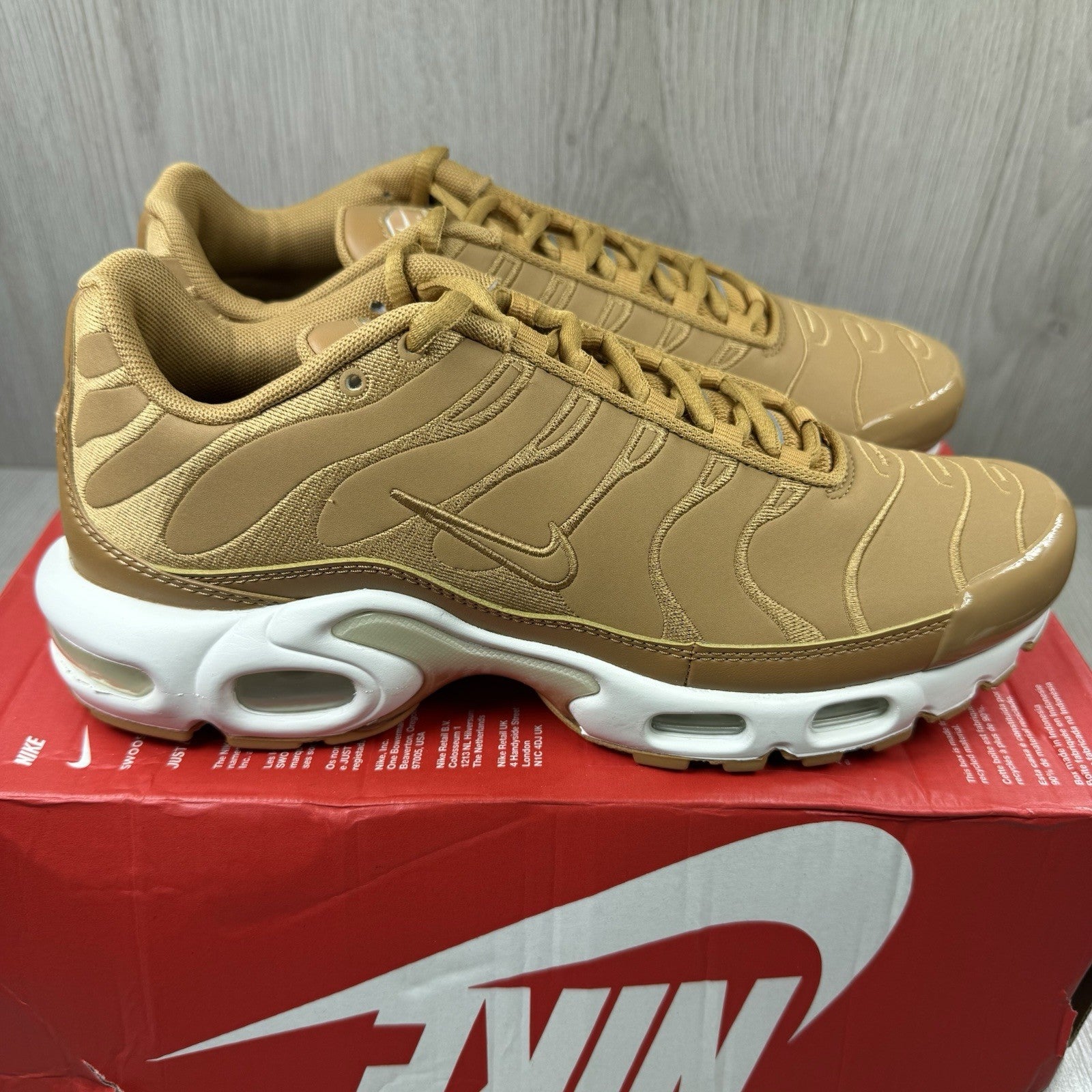 Nike Air Max Plus TN Trainers Flax Sail White Size UK7 FZ8815-2001