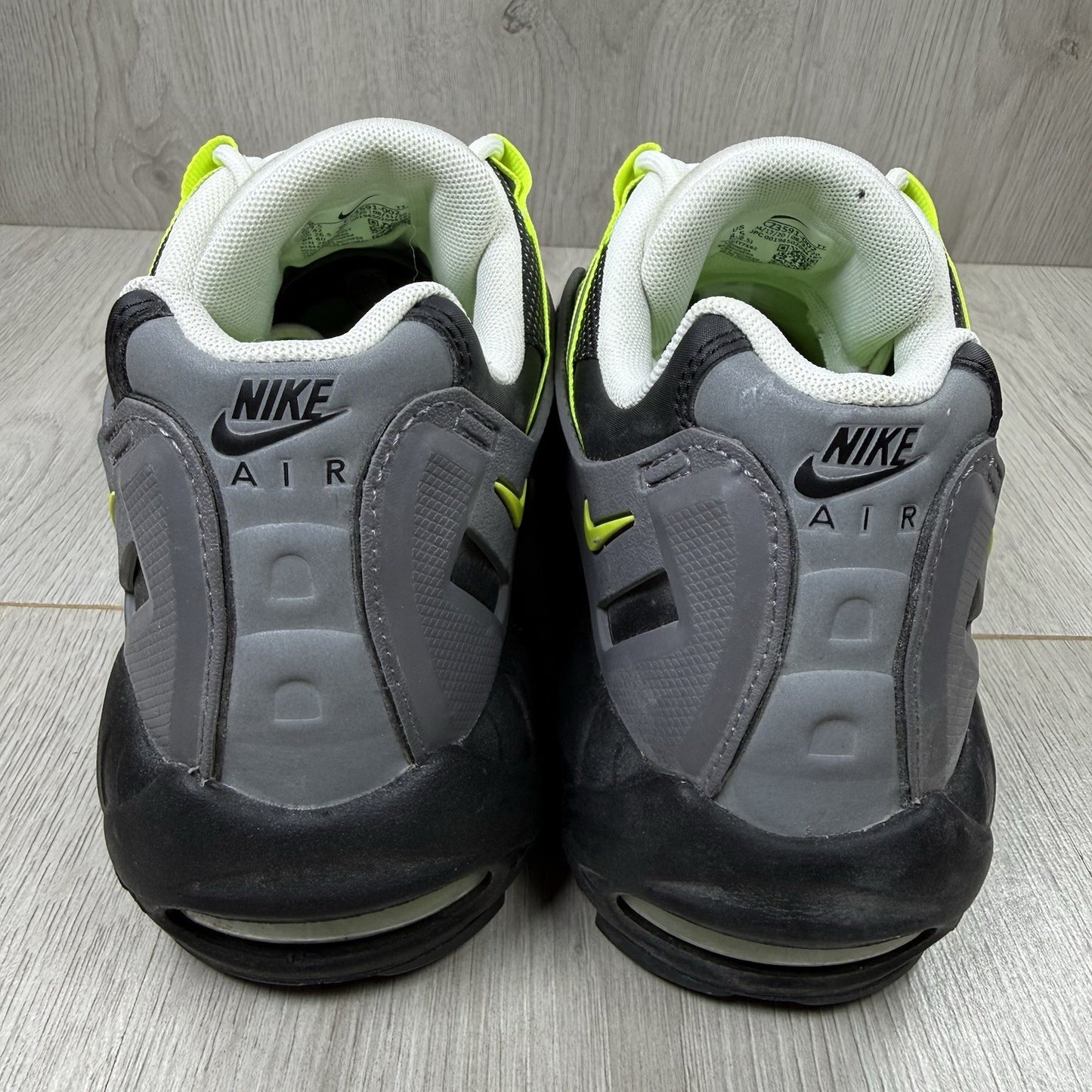 Nike Air Max 95 NDSTRKT Trainers Neon Black Size UK7.5 CZ3591-0028