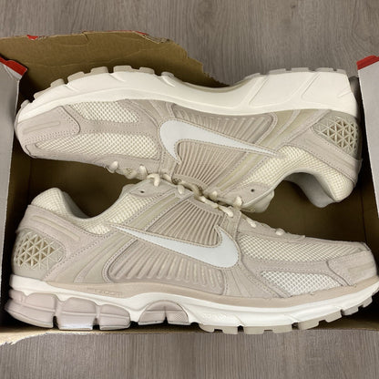 Nike Zoom Vomero 5 Light Orewood Brown Size UK14 HF1553-1001