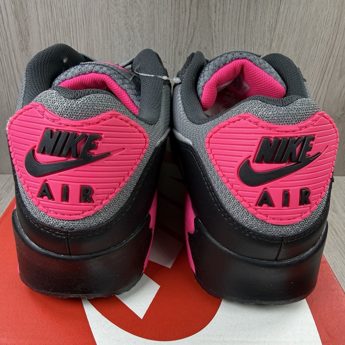 Nike Air Max 90 Trainers Wolf Grey Hyper Pink Size UK10 DM0029-01011