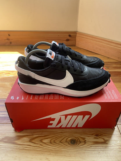 Nike Waffle Debut Trainers Black White Size UK7.5 DH9522-0011