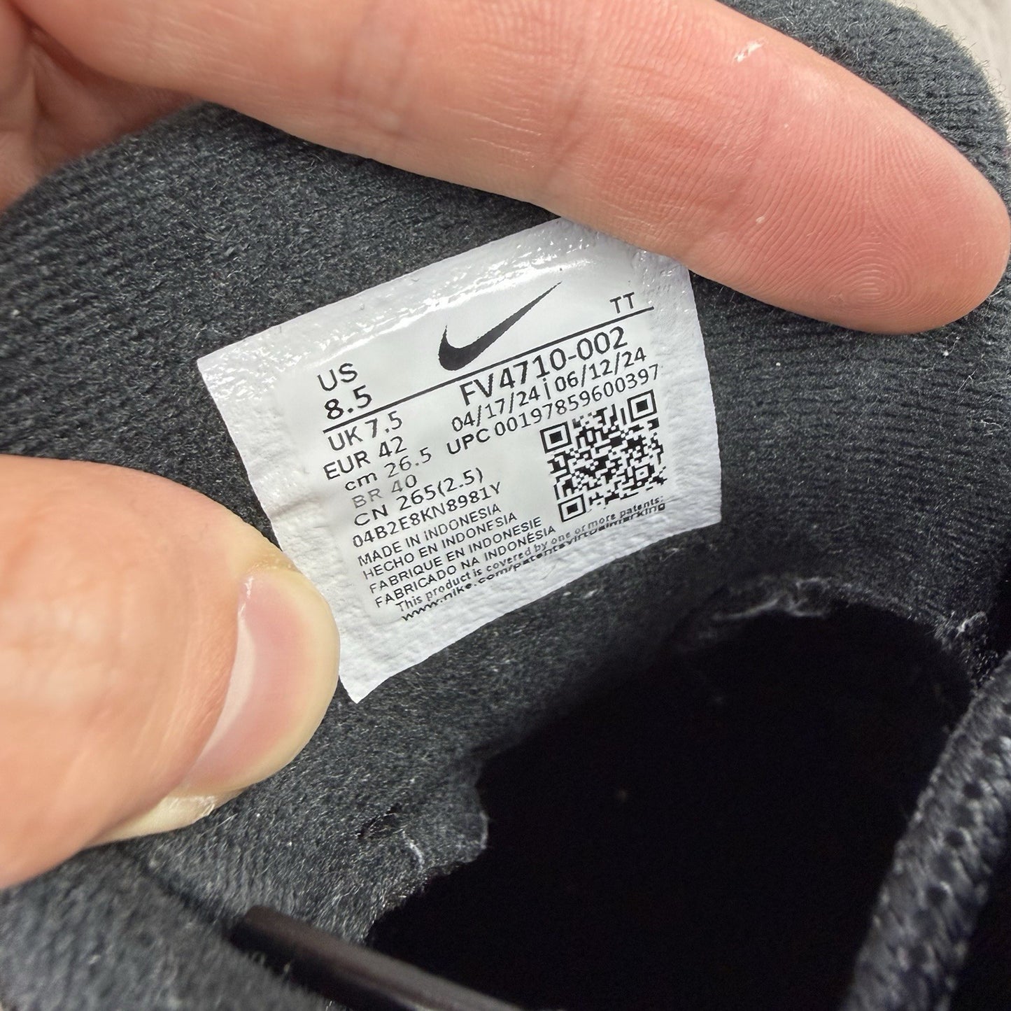 Nike Air Max 95 Trainers Black Hyper Crimson Size UK7.5 FV4710 0025