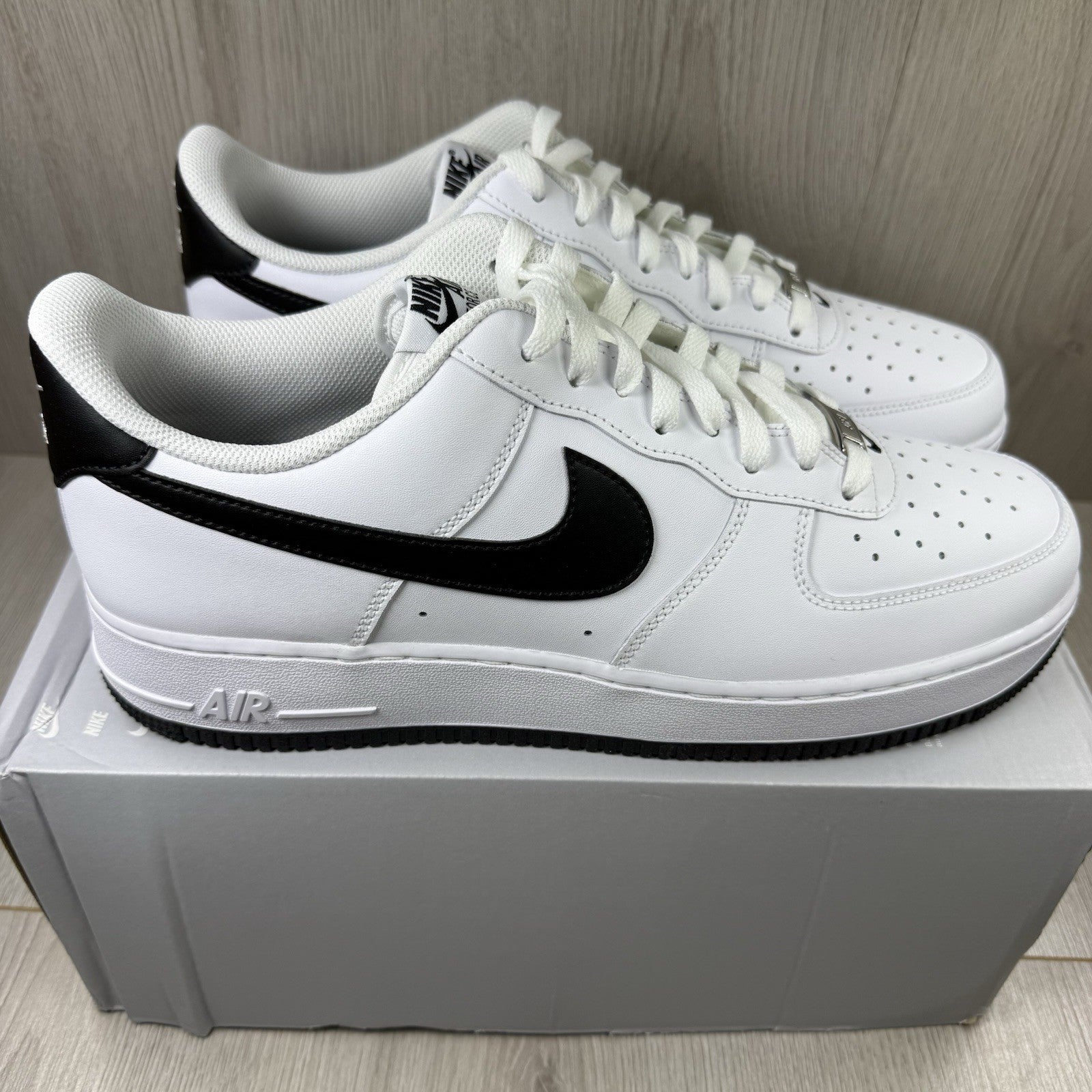 Nike Air Force 1 Low Trainers White Black Size UK11.5 F04296-1019