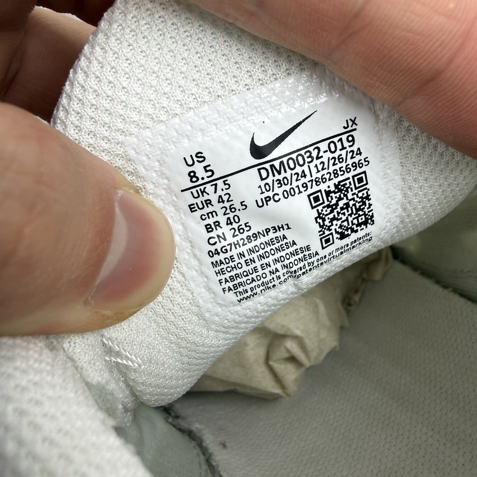 Nike Air Max Plus TN Trainers Phantom Safety Orange Size UK7.5 DM0032-0196